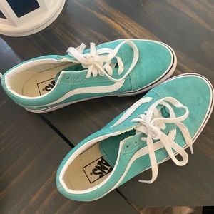LIKE NEW women’s size 7.5 adorable sea foam green Vans